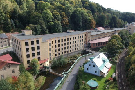 Komerční prostory s celkovou užitnou plochou 9900 m2, v obci Tanvald   Cena: 27.500.000, - Kč